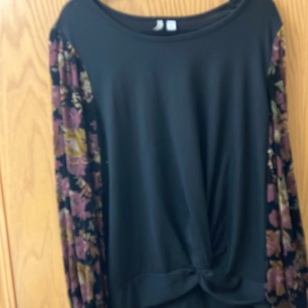 Long sleeve tee size large